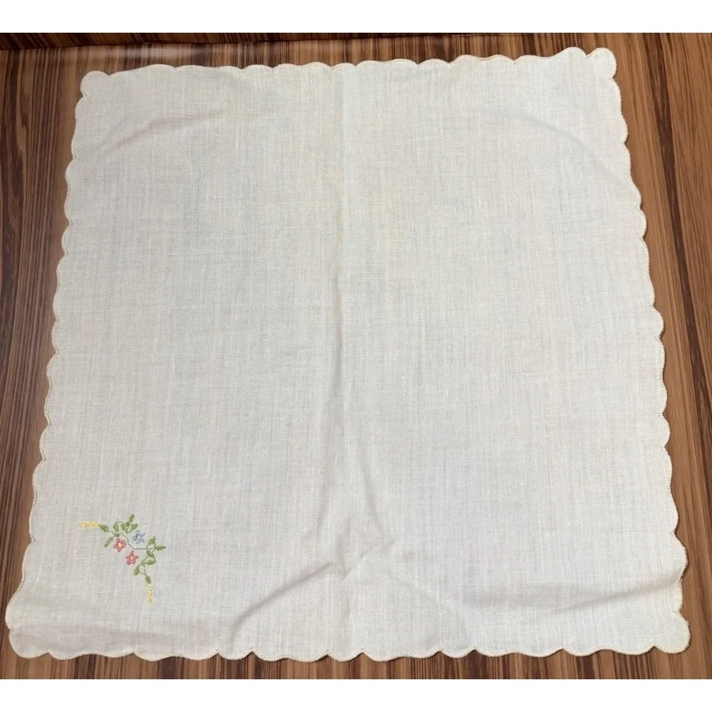 Vintage Embroidered‎ Floral Handkerchief Scalloped Edge Cottage Farmhouse MCM